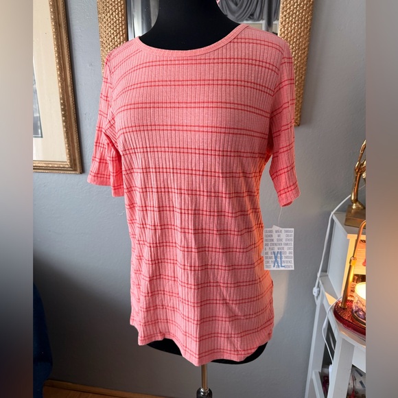 LuLaRoe Tops - NWT!! ❤️💗 LuLaRoe Coral Striped Short Sleeve Top